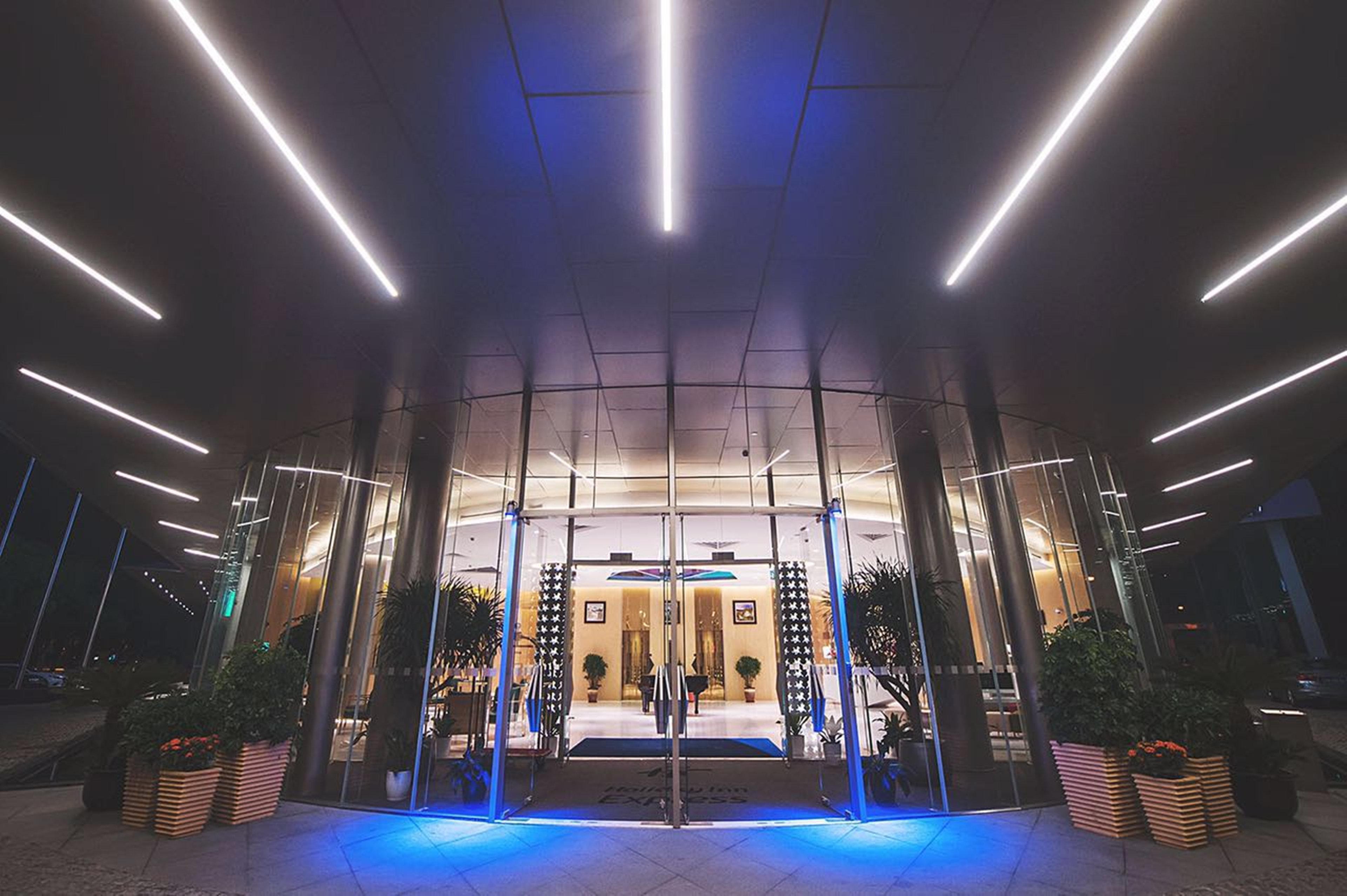 Holiday Inn Express Shanghai Songjiang Fangta By Ihg Экстерьер фото
